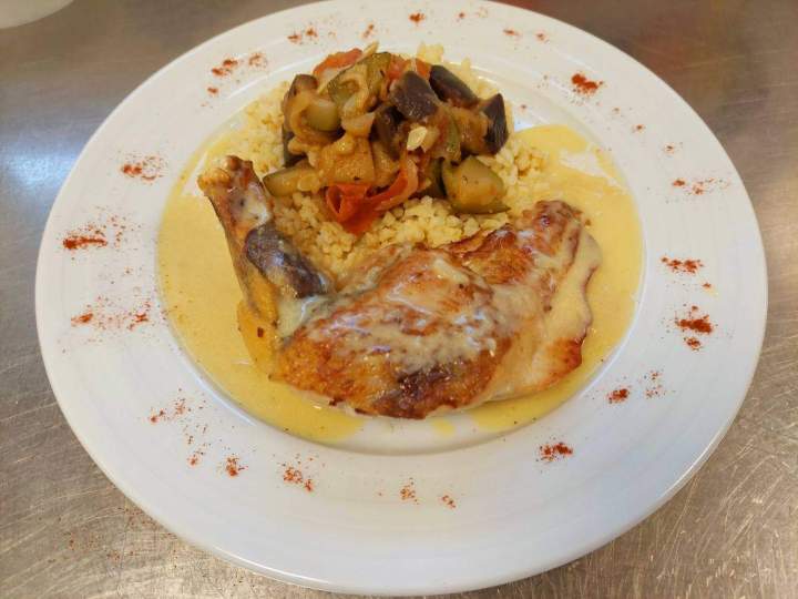 Un restaurant ouvert à tous et un service traiteur
